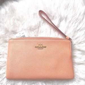 Coach NWT Wristlet Purse Blush